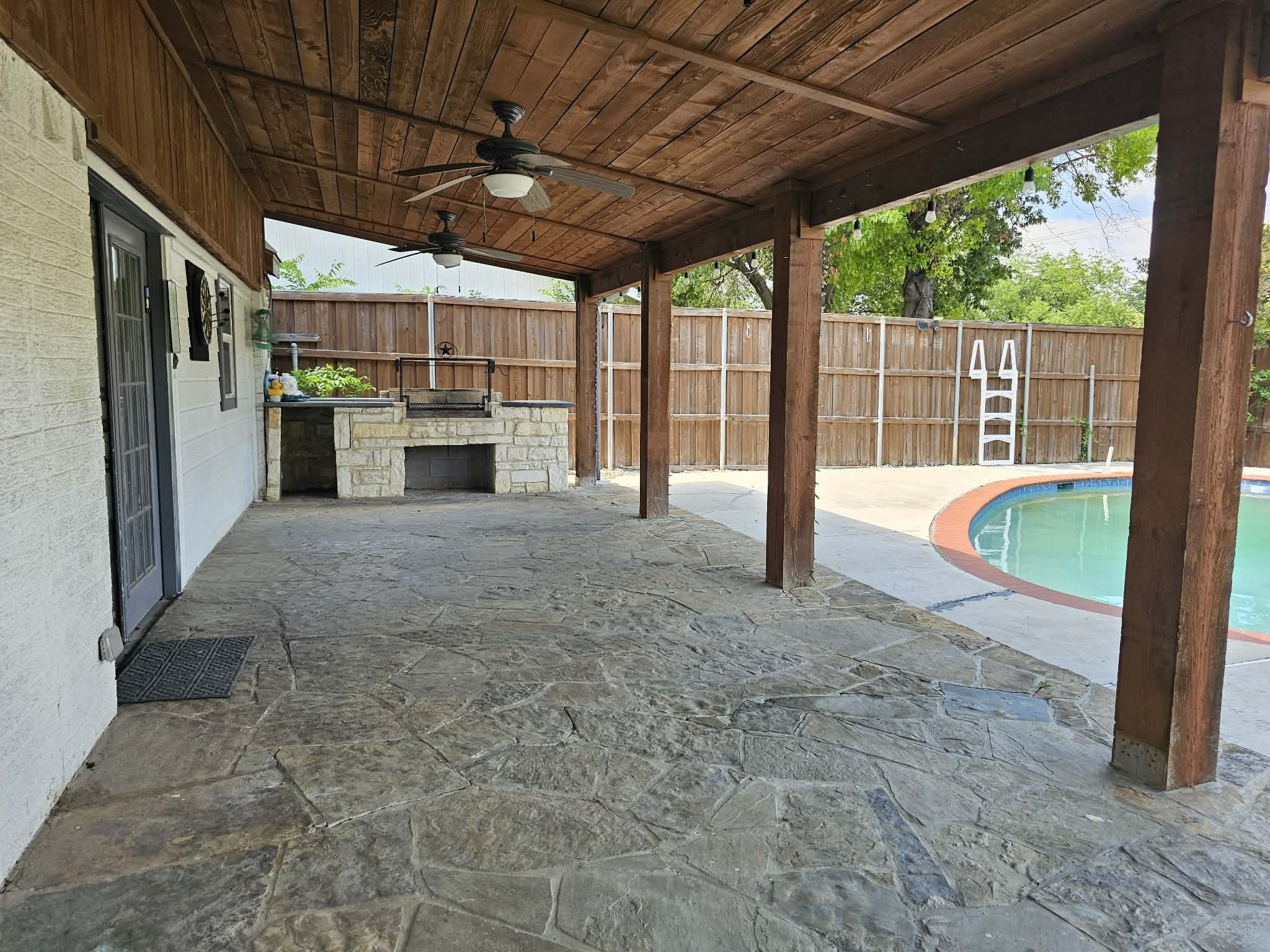 805 Greenbriar Drive