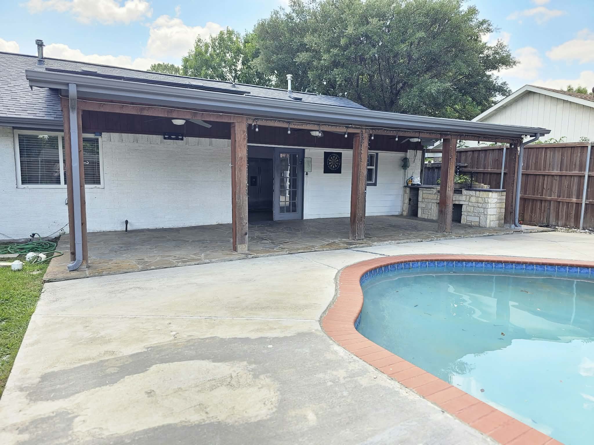 805 Greenbriar Drive