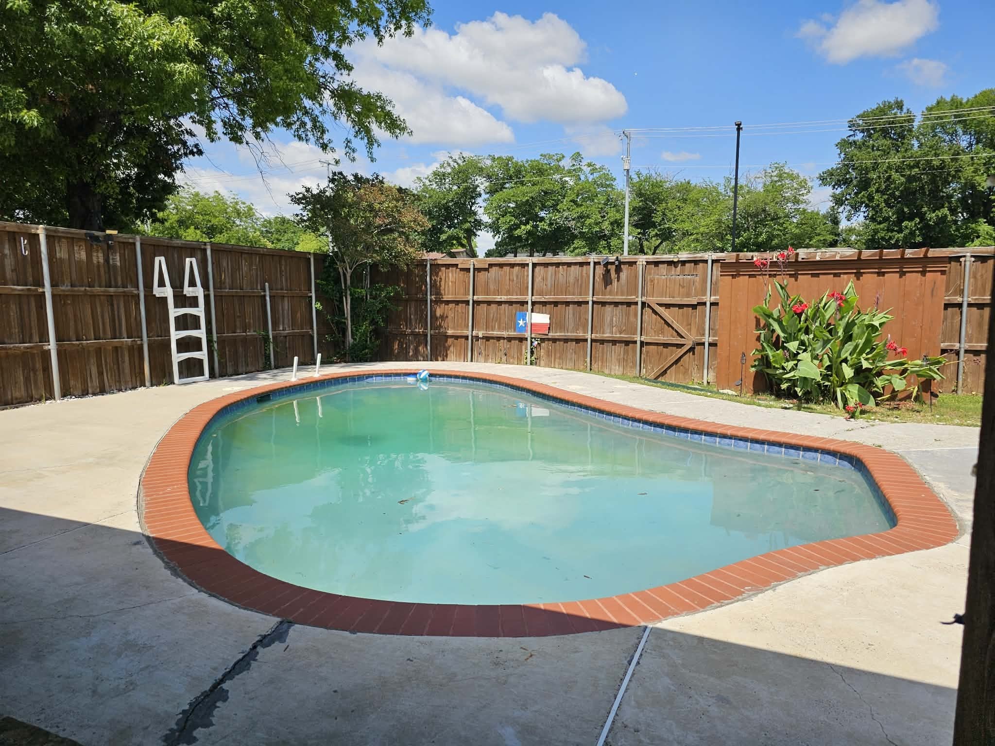 805 Greenbriar Drive