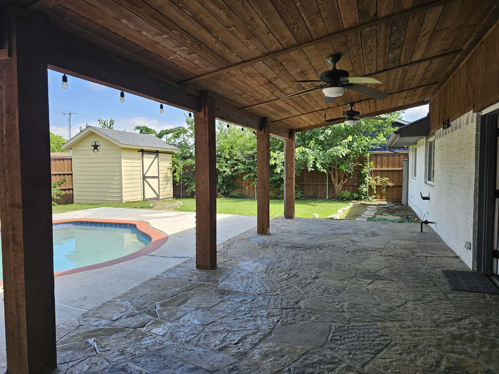 805 Greenbriar Drive