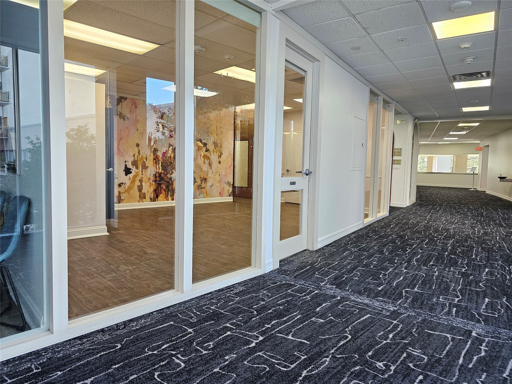 6211 W Northwest Highway C252