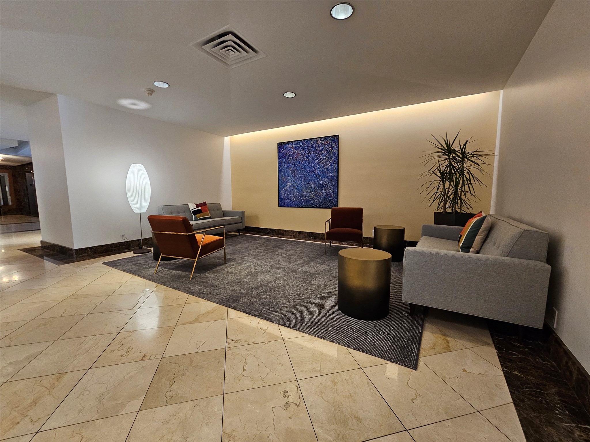 6211 W Northwest Highway C252