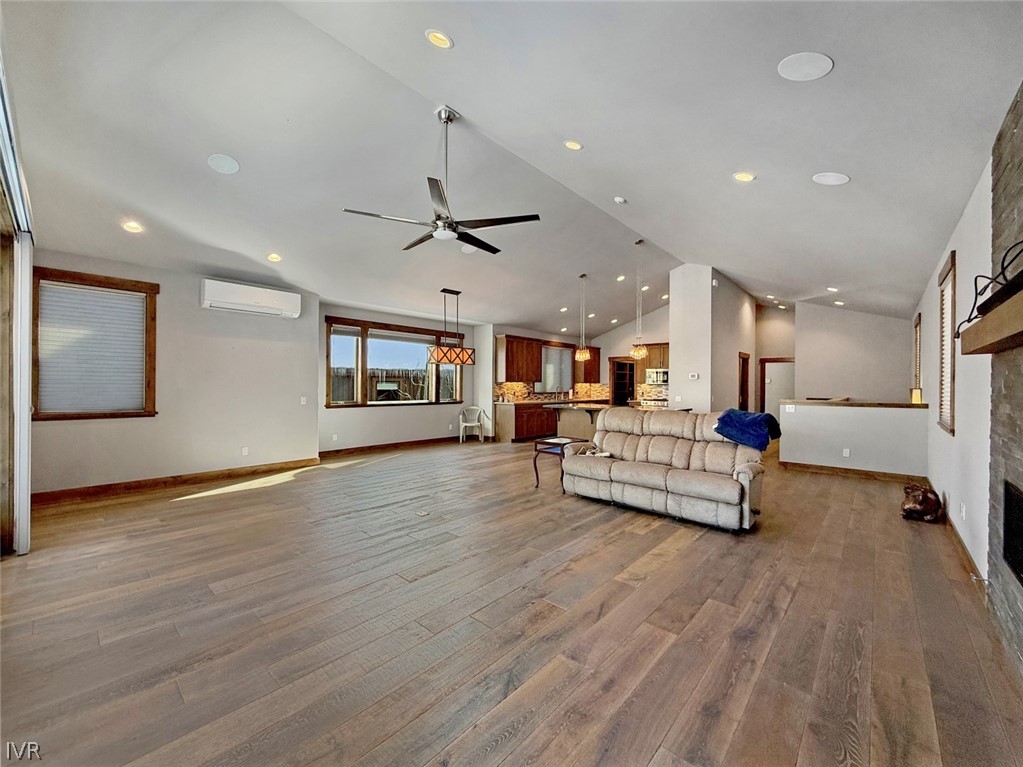 661 Rosewood Circle