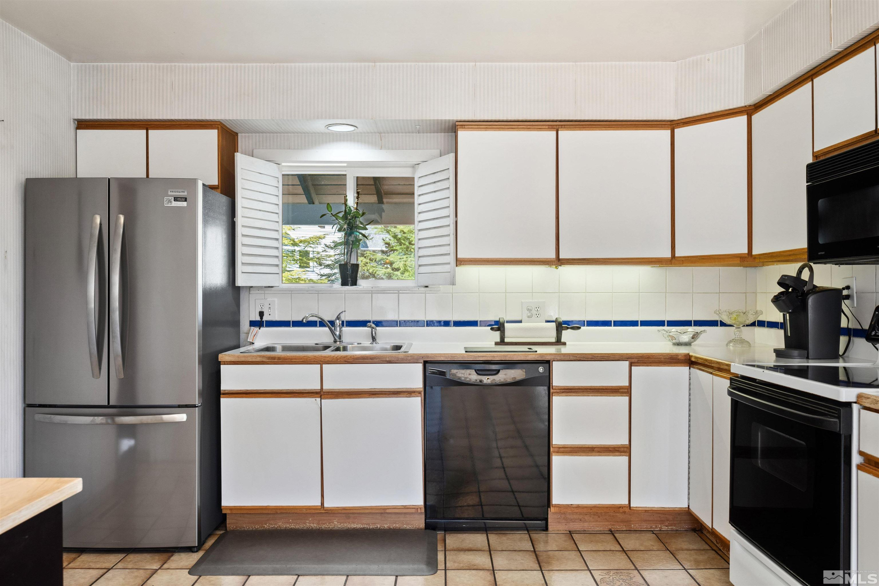 1360 Dartmouth Drive