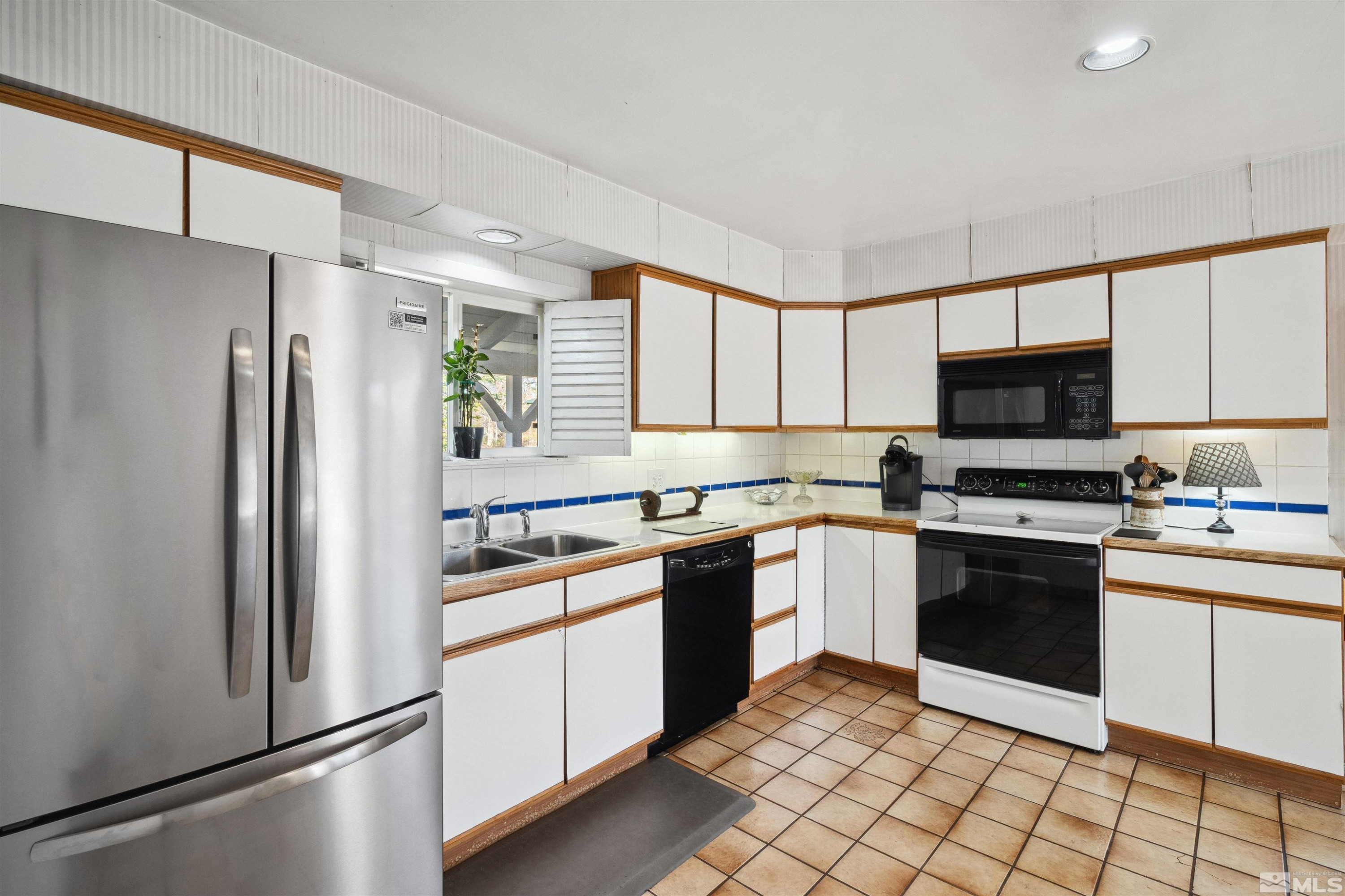 1360 Dartmouth Drive