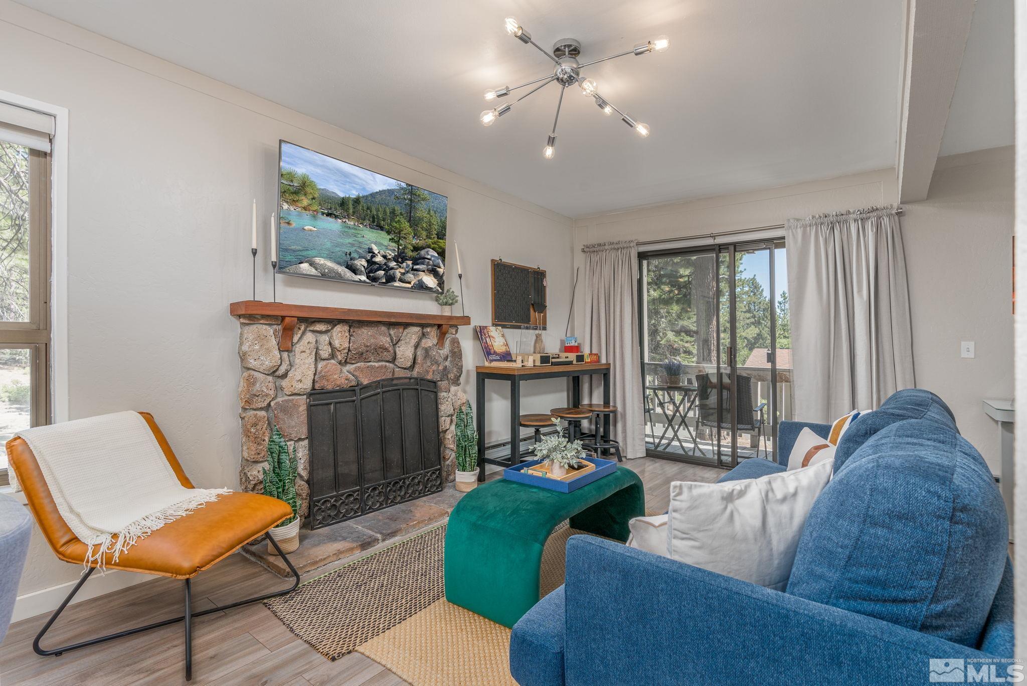 810 Alder Avenue, 52