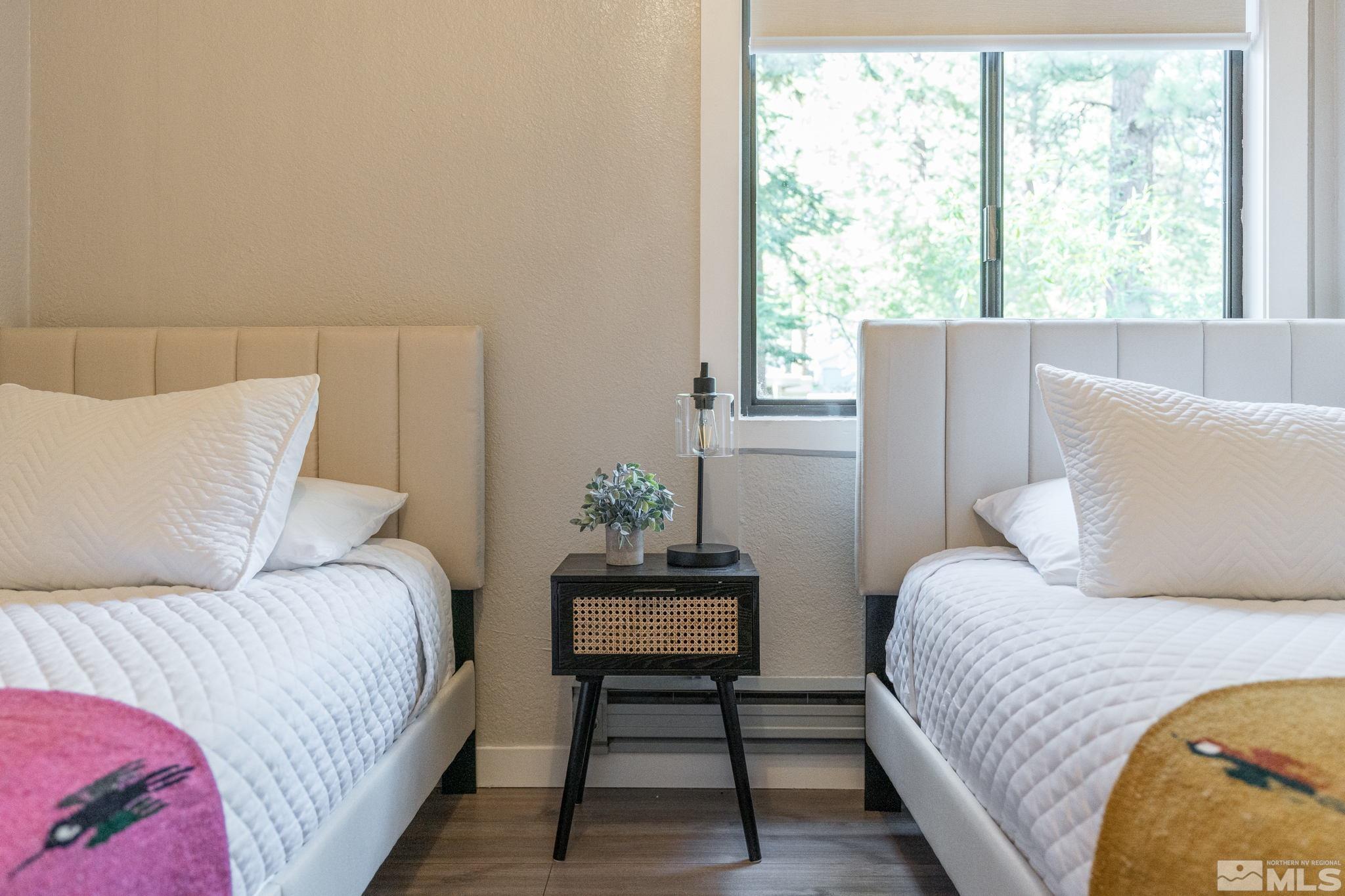 810 Alder Avenue, 52