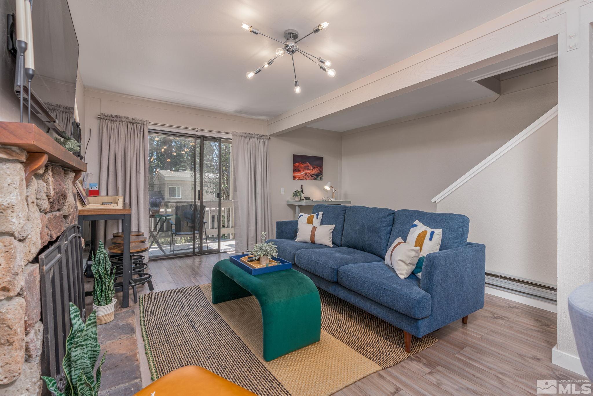 810 Alder Avenue, 52