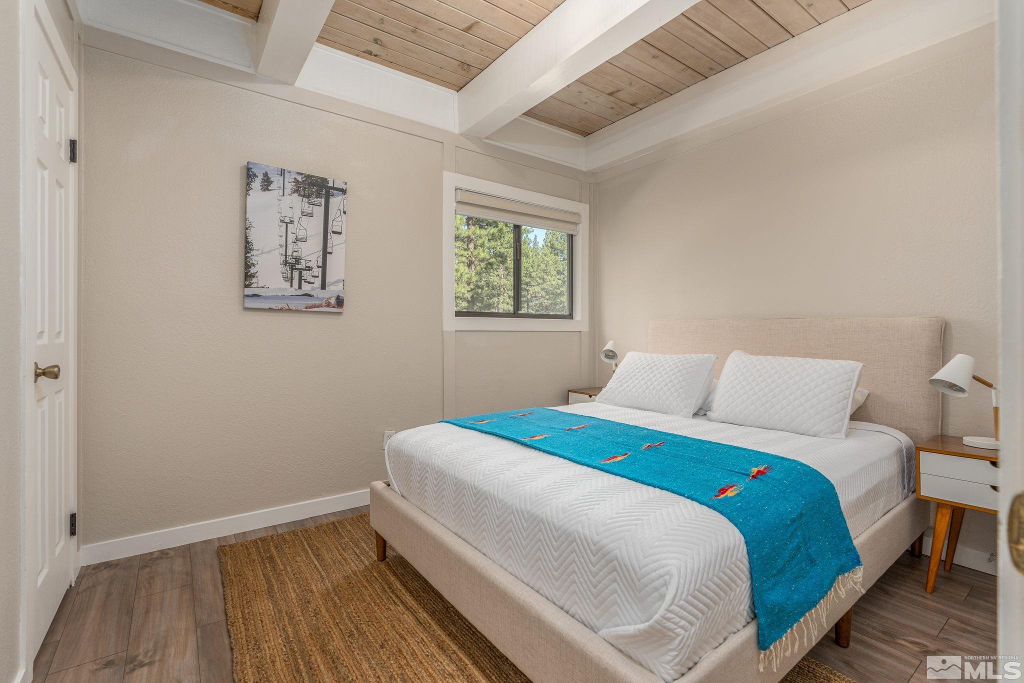 810 Alder Avenue, 52