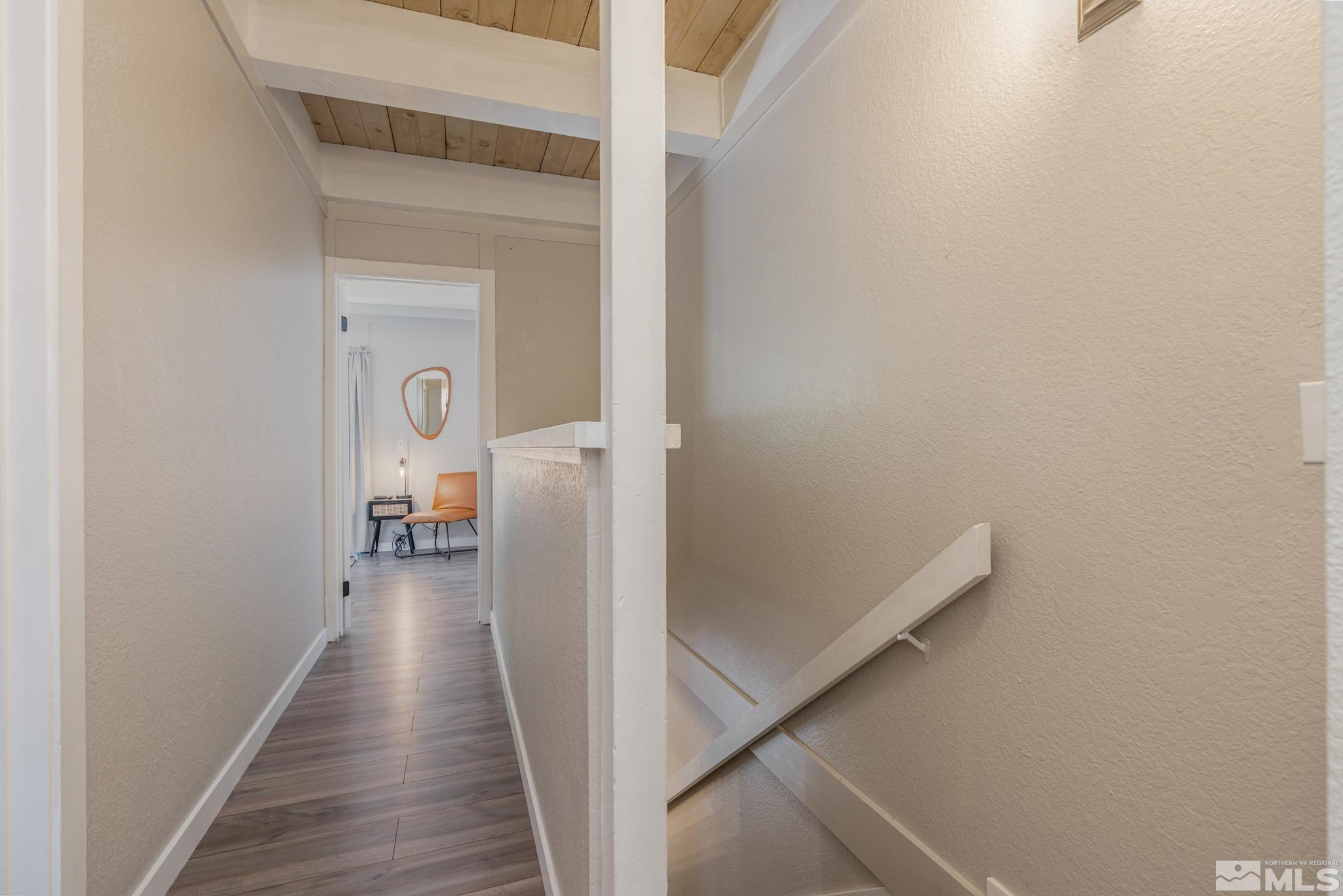 810 Alder Avenue, 52