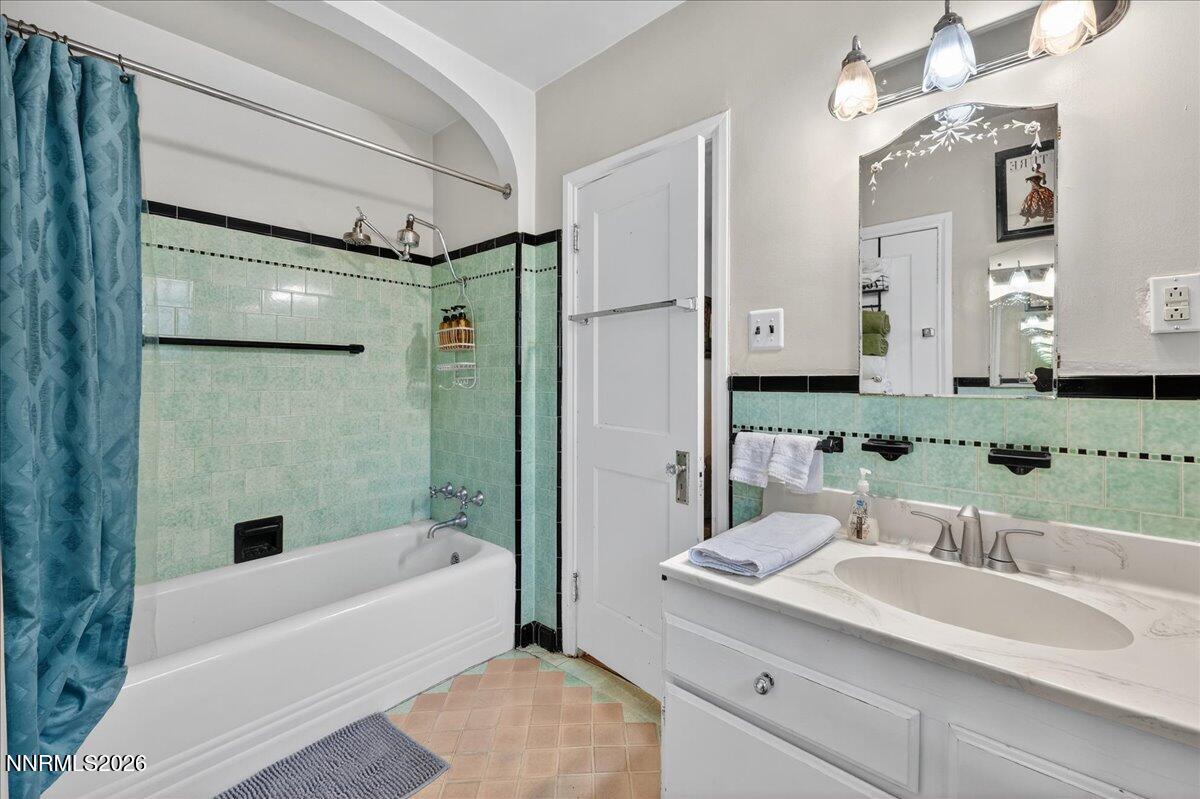 611 & 611A Nixon Avenue, 611A Nixon Ave is for the cottage in rear