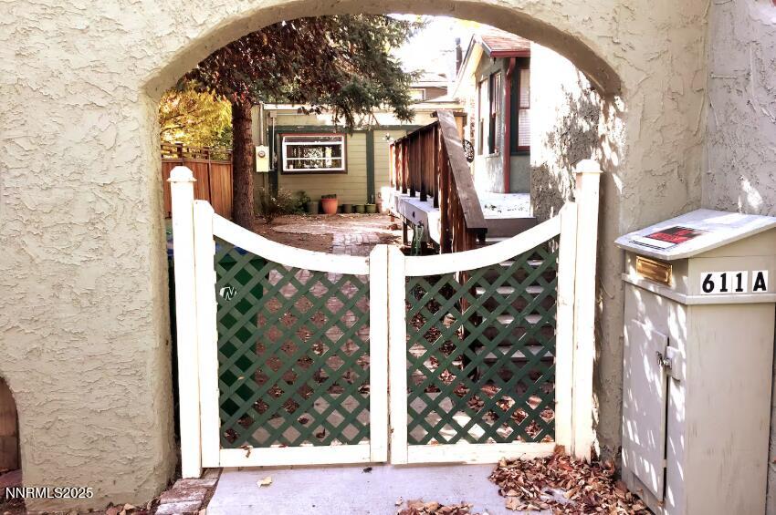 611 & 611A Nixon Avenue, 611 & 611A