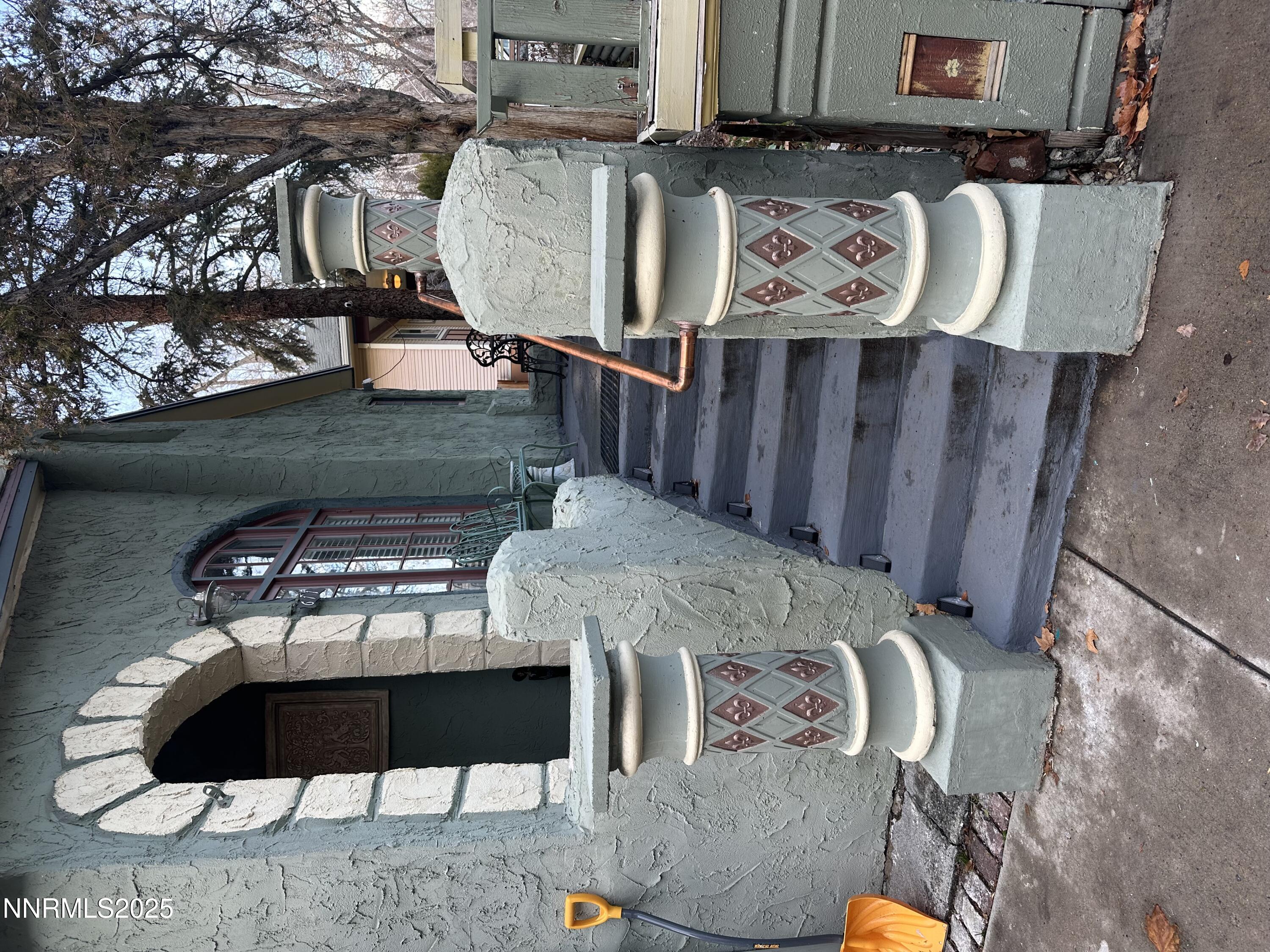 611 & 611A Nixon Avenue, 611 & 611A