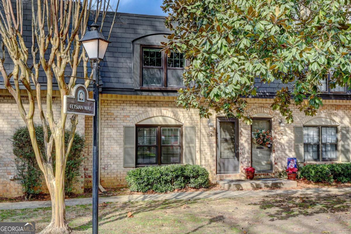 114 Elysian Way NW