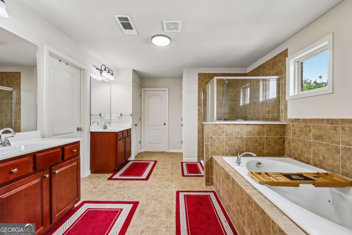 1685 Gallant Fox Lane