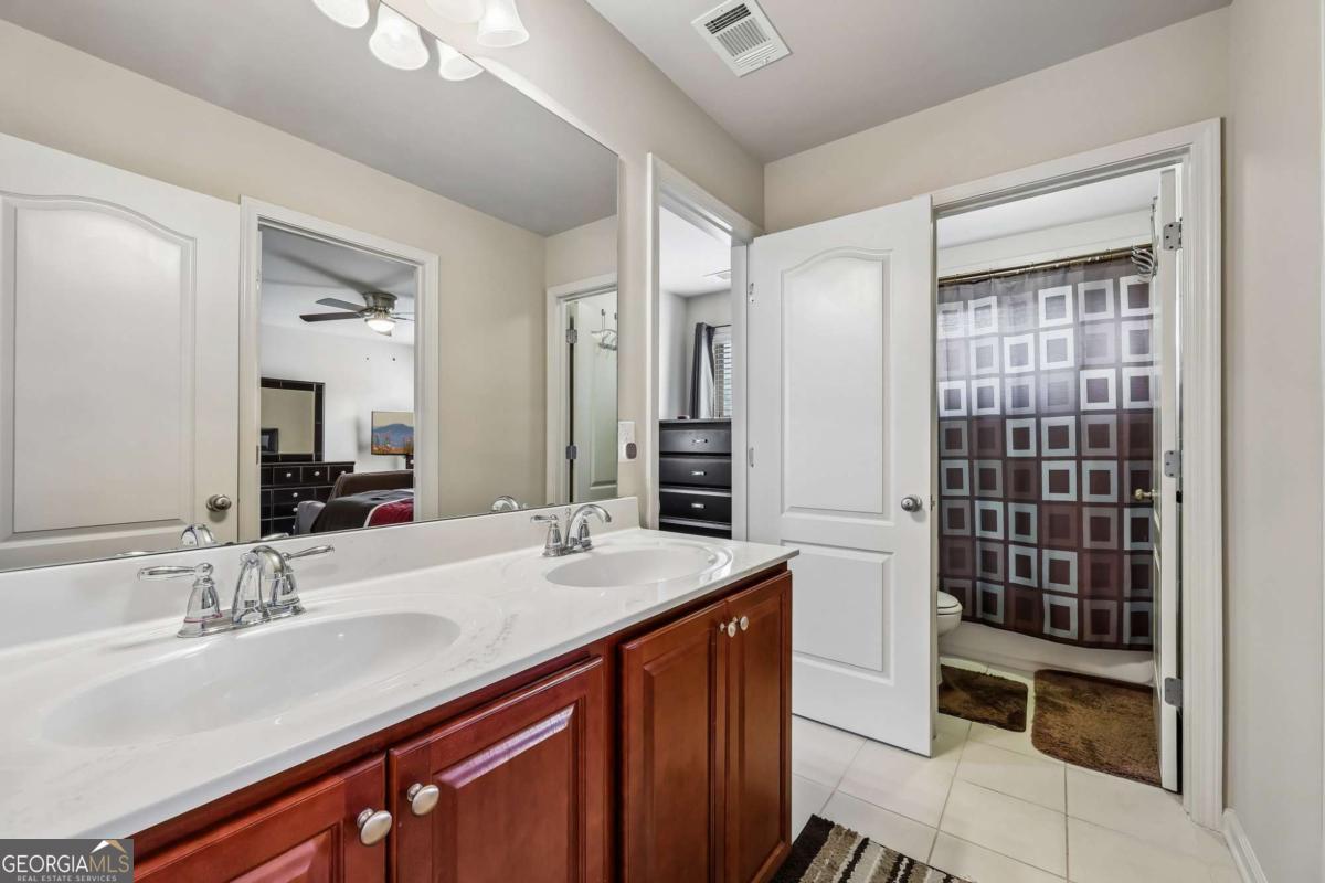 1685 Gallant Fox Lane