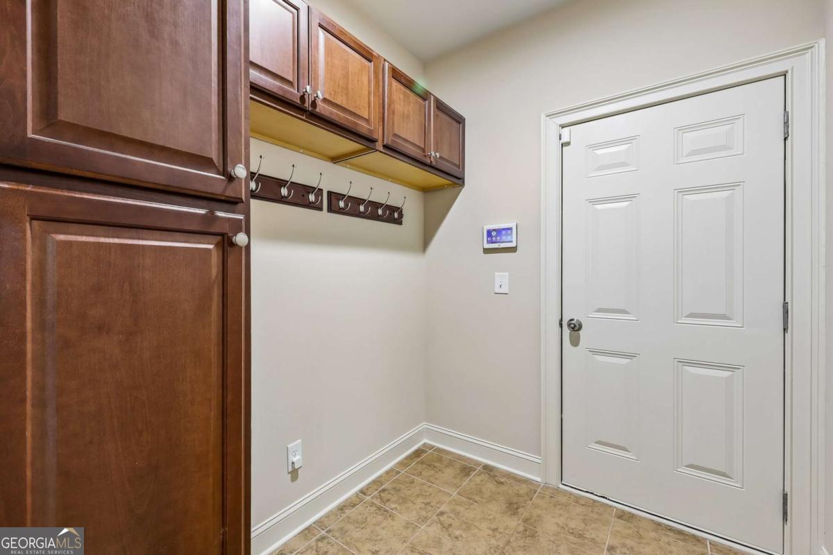 1685 Gallant Fox Lane