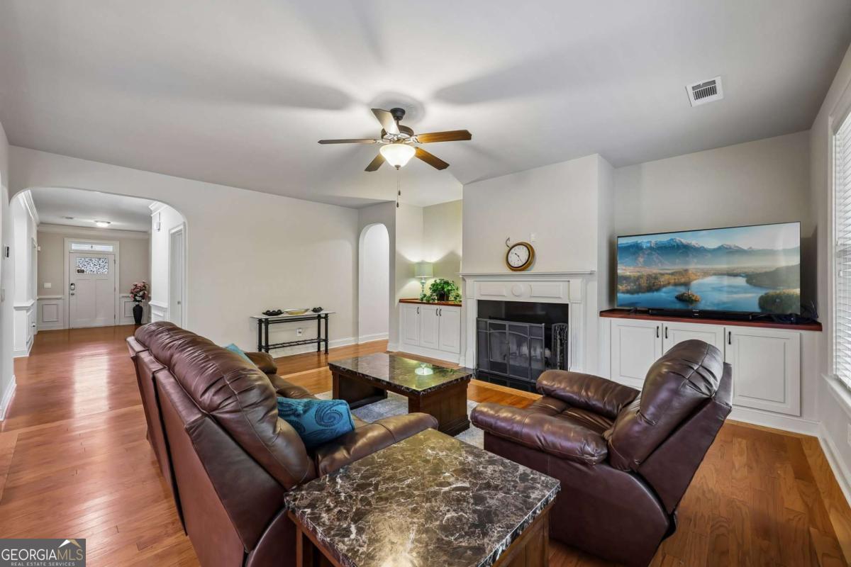 1685 Gallant Fox Lane