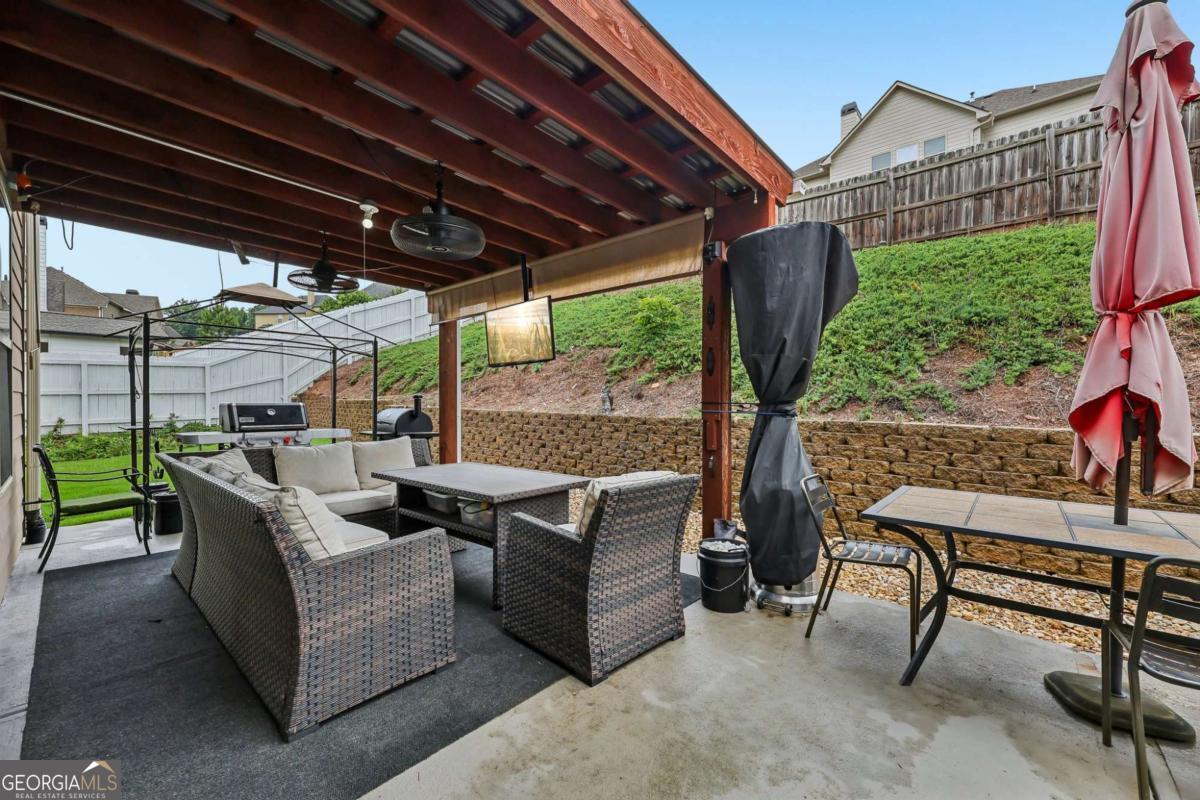 1685 Gallant Fox Lane