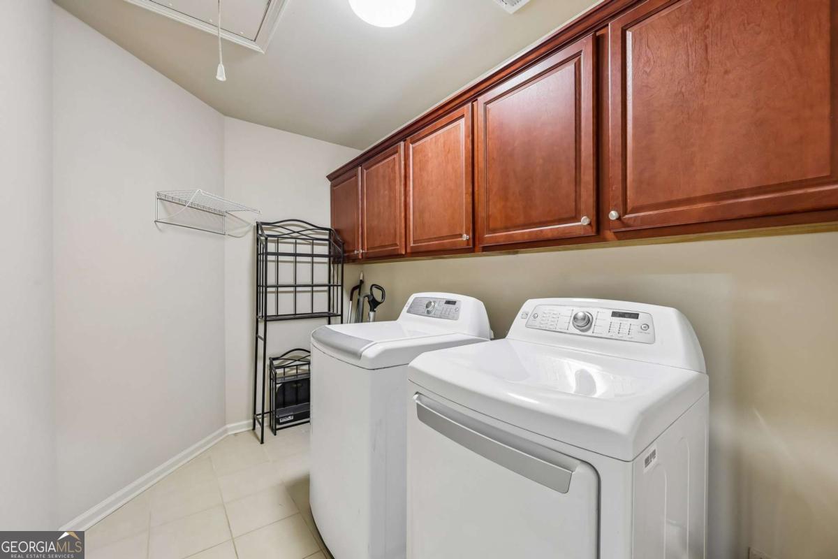 1685 Gallant Fox Lane