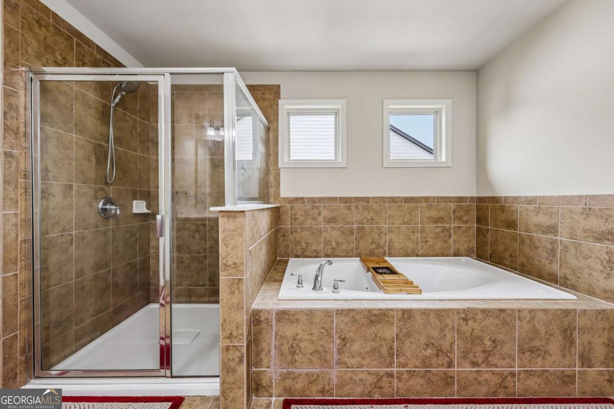 1685 Gallant Fox Lane