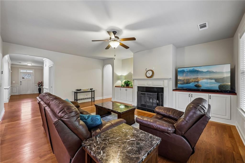 1685 Gallant Fox Lane