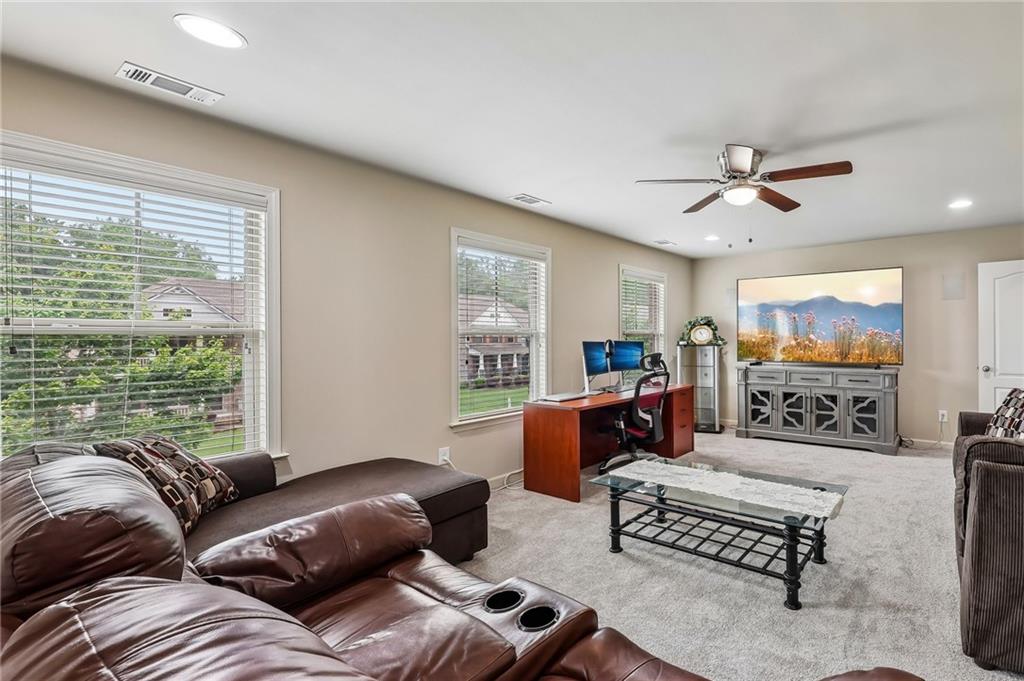 1685 Gallant Fox Lane