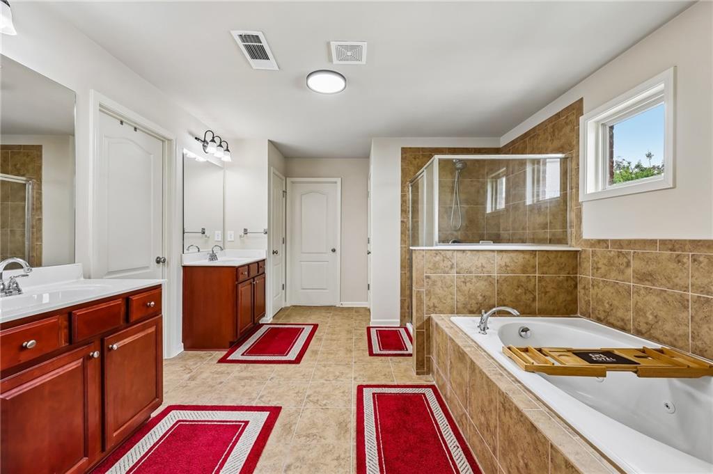 1685 Gallant Fox Lane