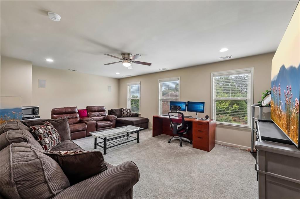 1685 Gallant Fox Lane