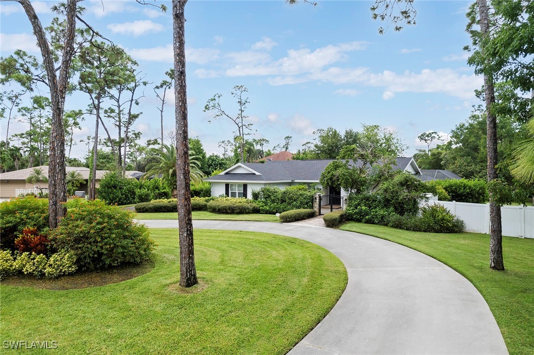 13863 Pine Villa LN
