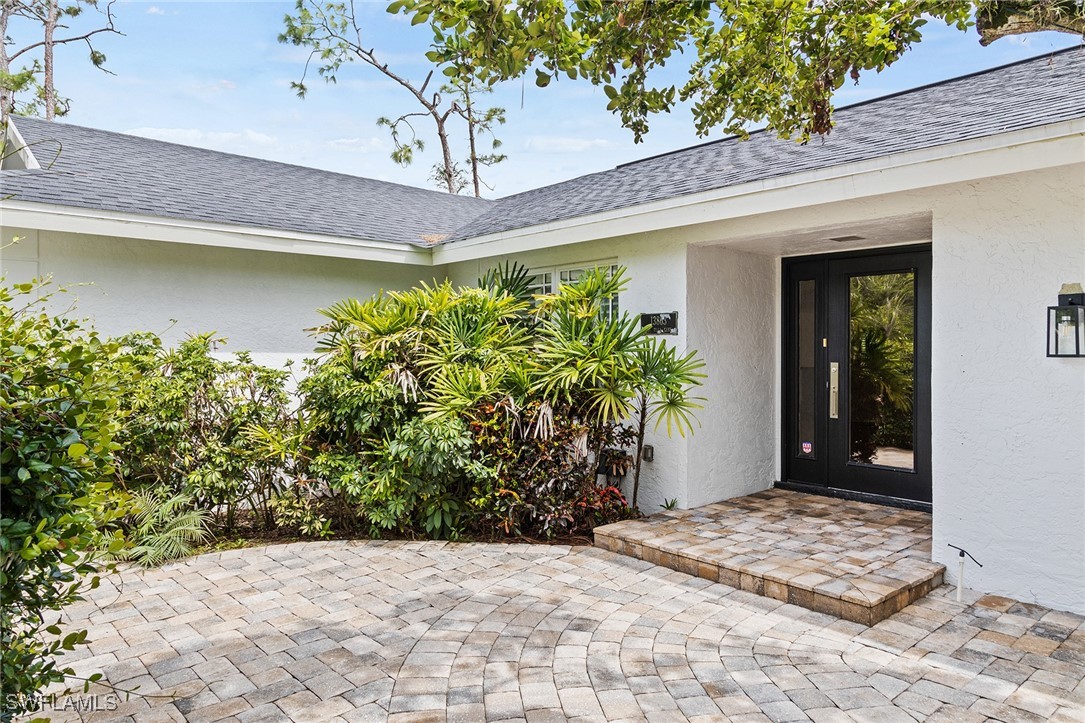 13863 Pine Villa LN