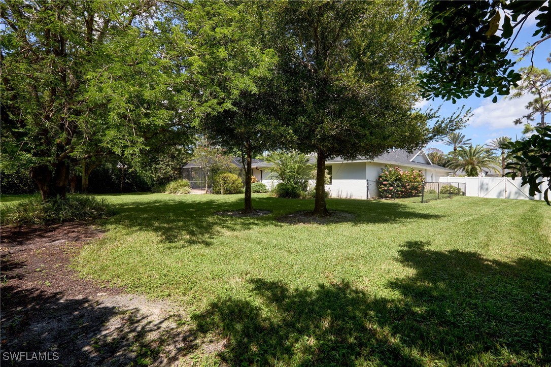13863 Pine Villa LN