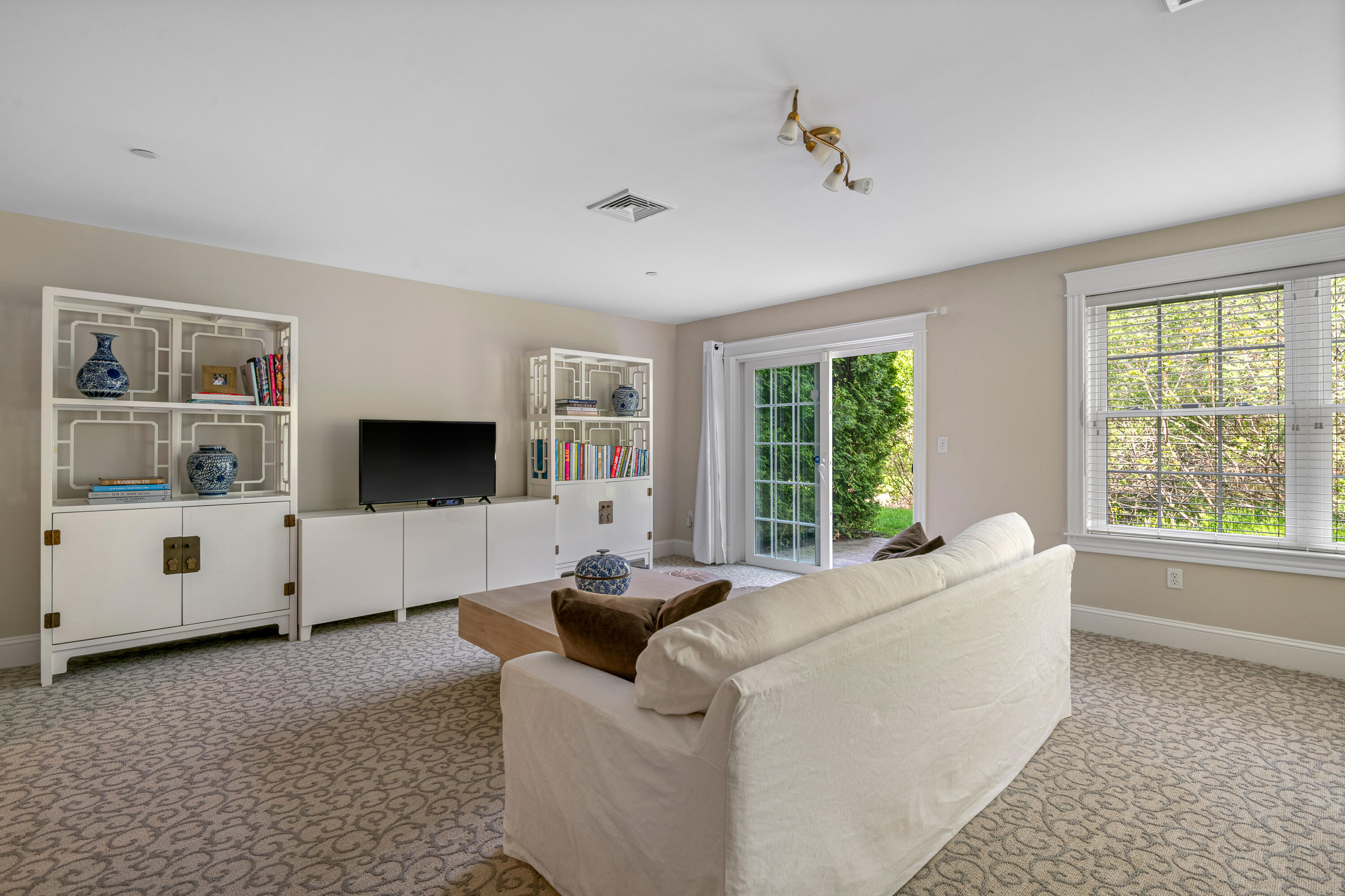 146 Ridge Road, 44
