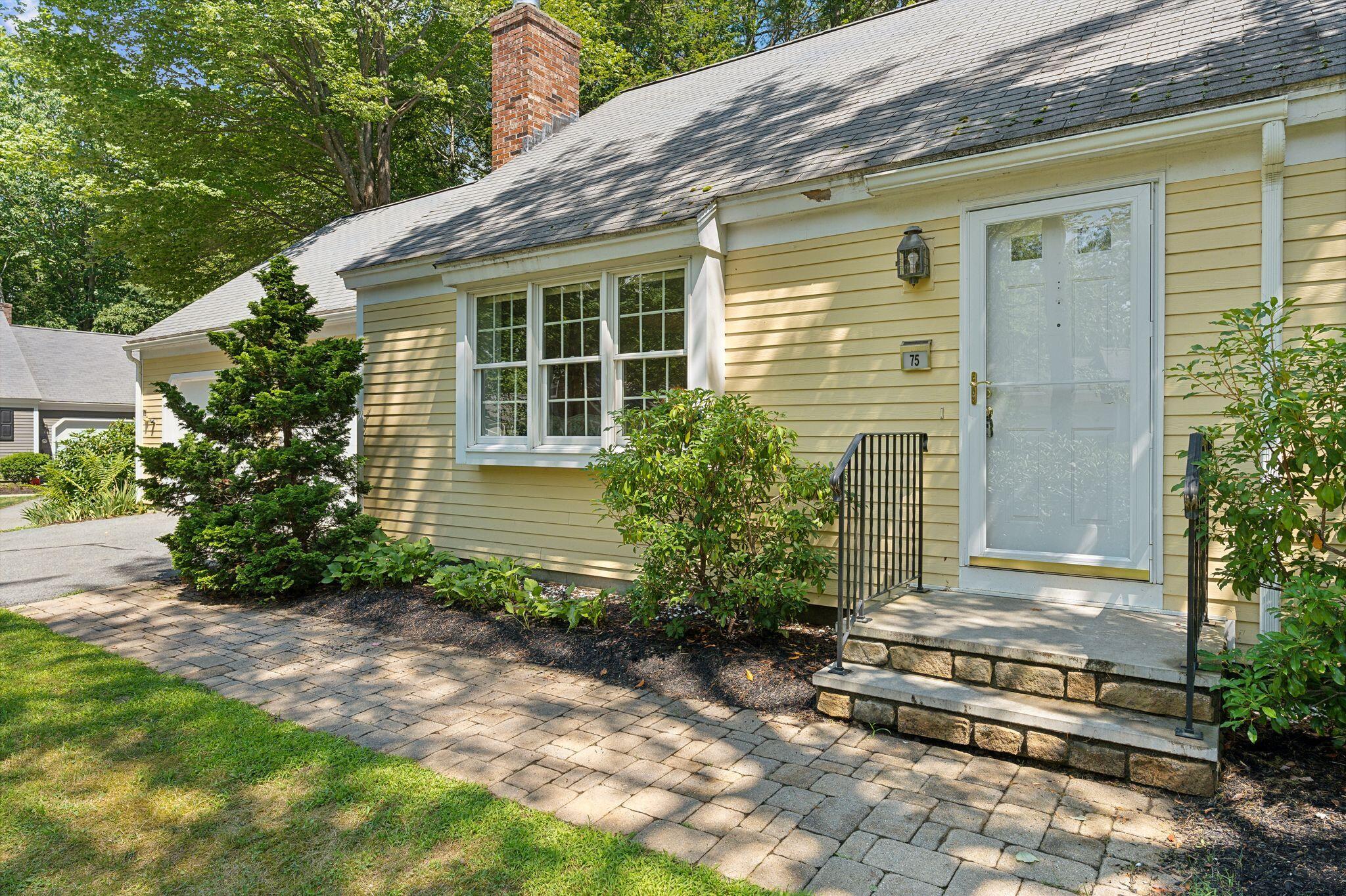 75 Applegate Lane, 75