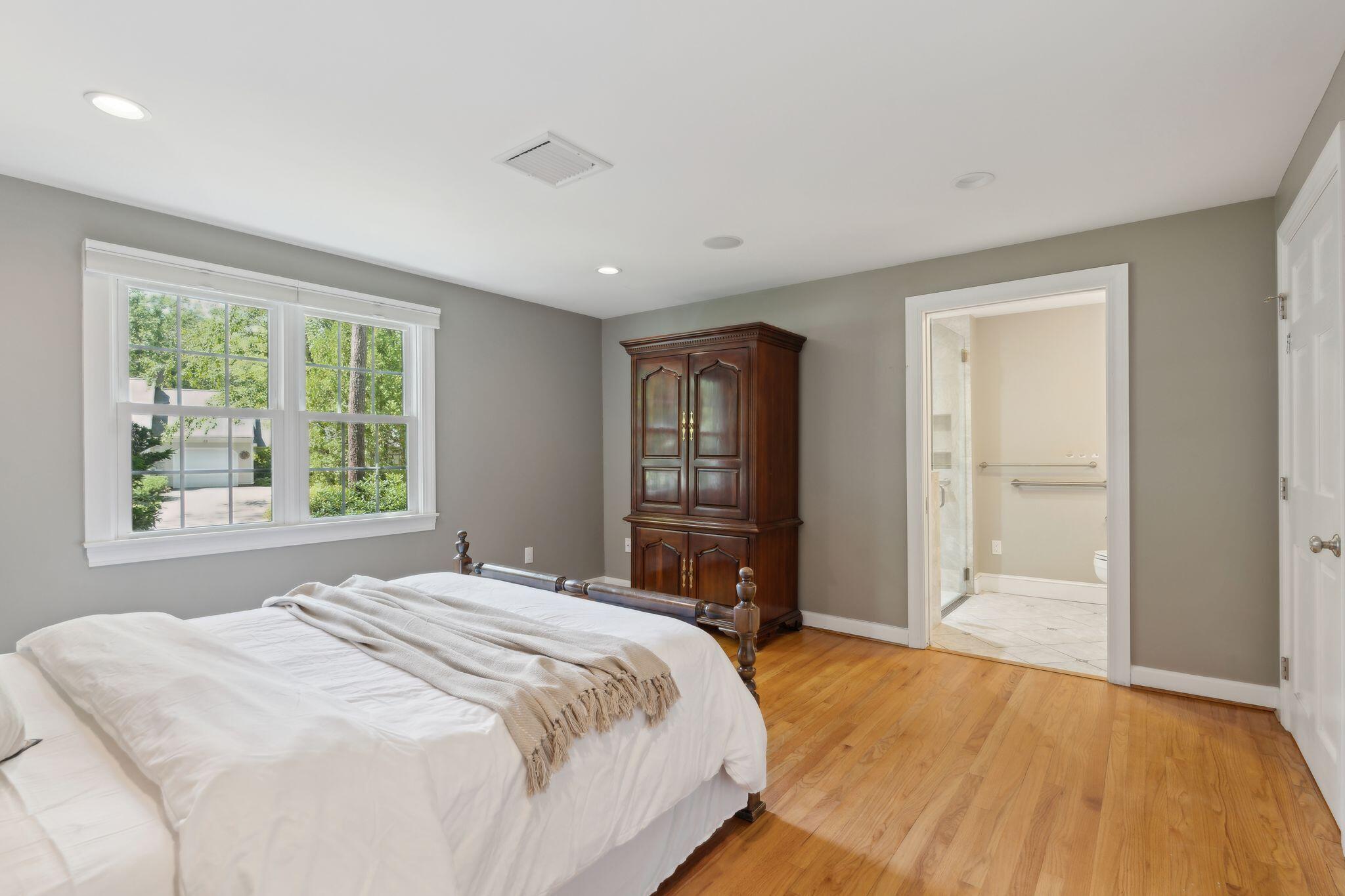 75 Applegate Lane, 75