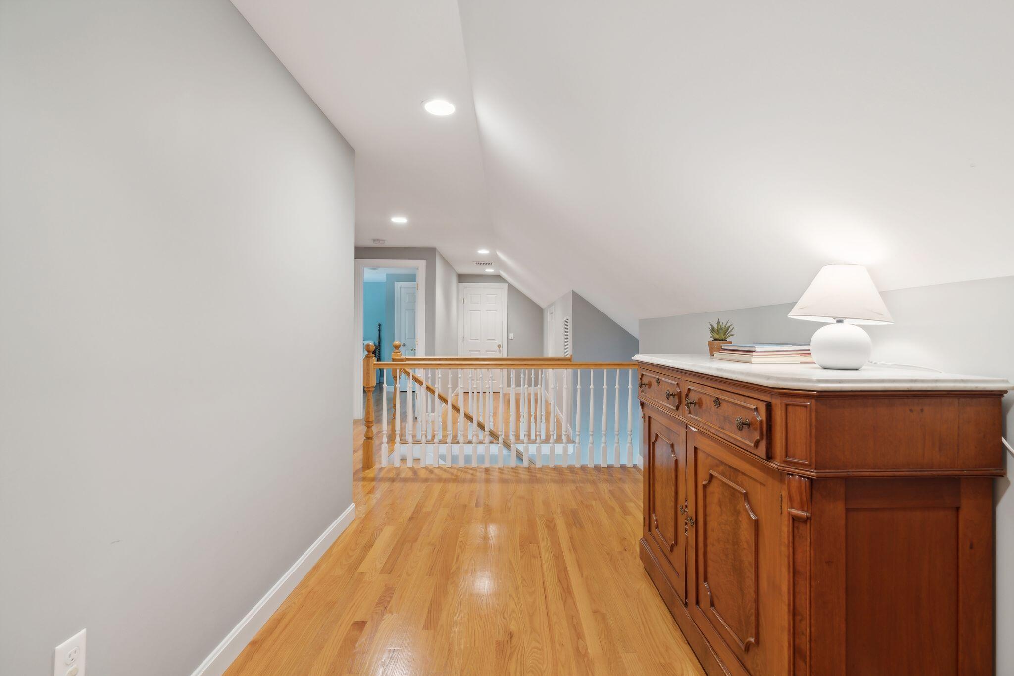 75 Applegate Lane, 75