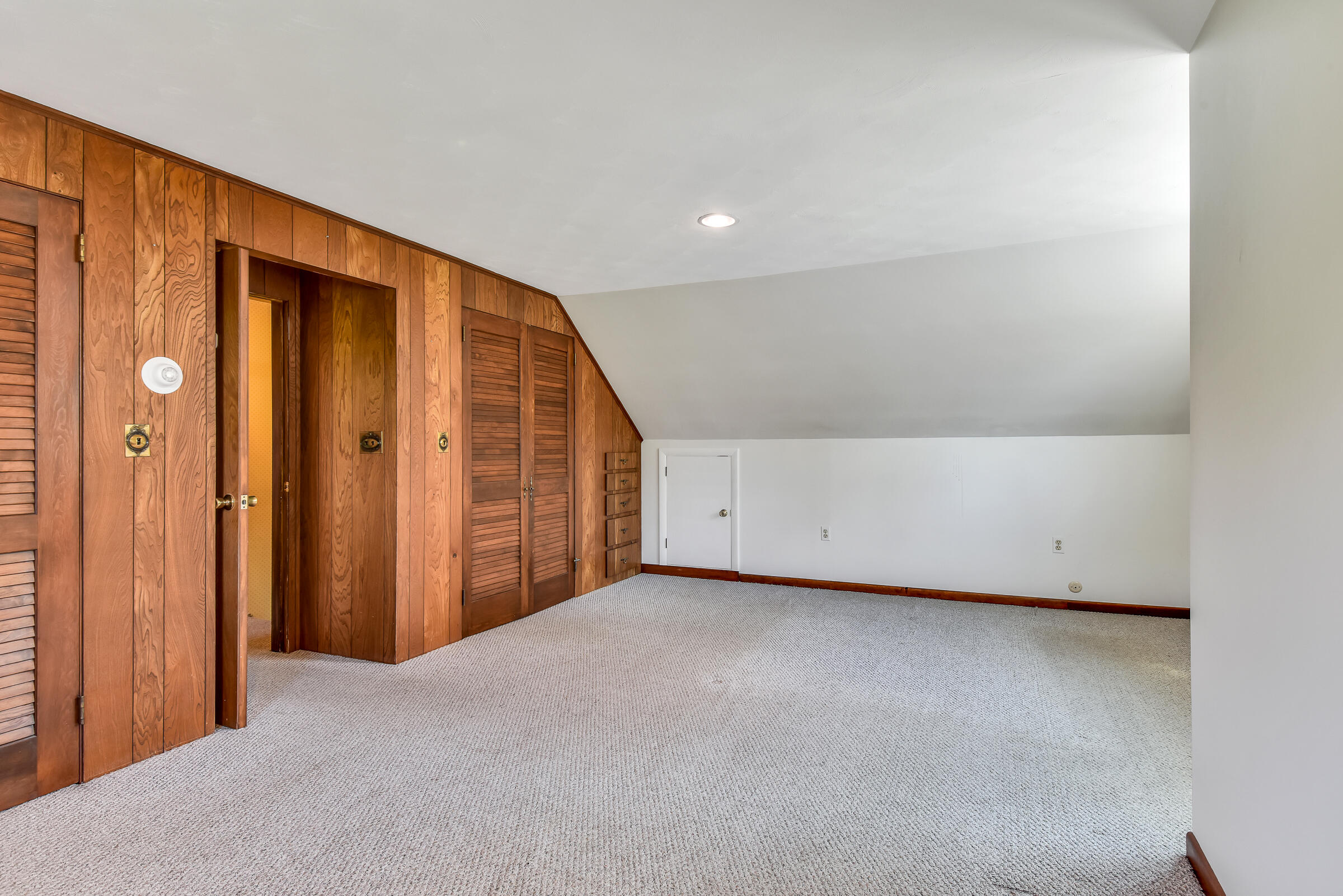 125 West Hill Road