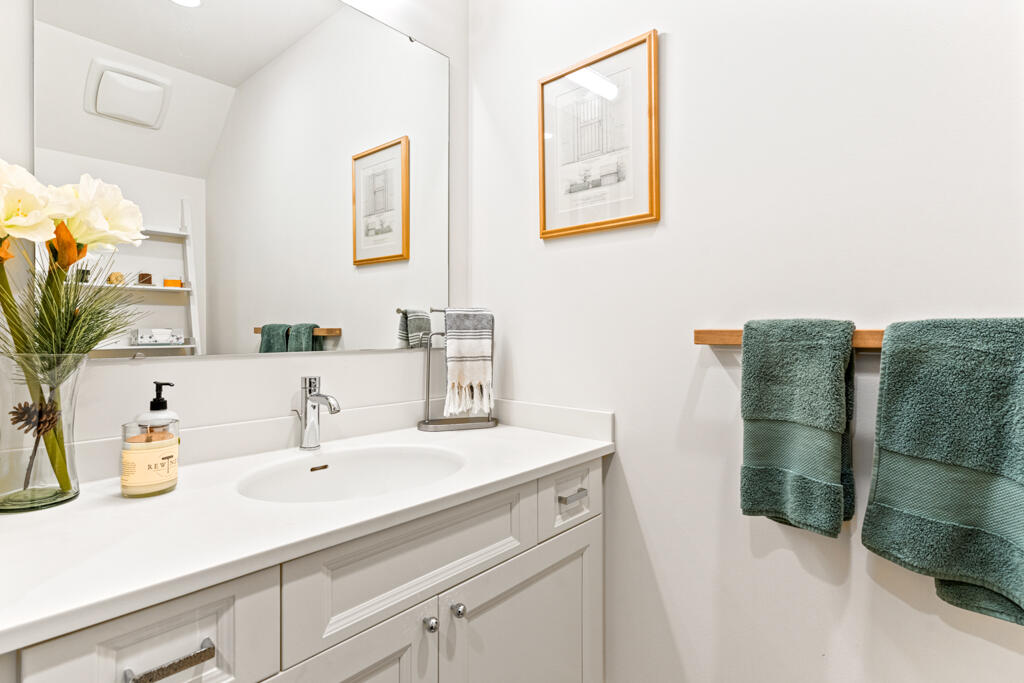 85 River's Edge Drive