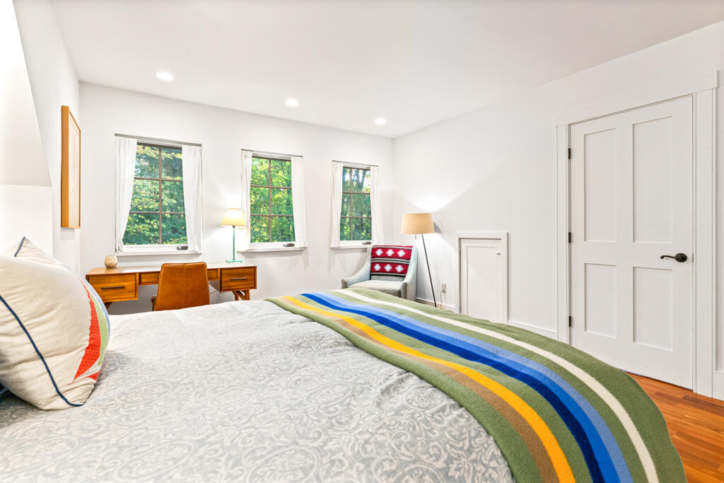 85 River's Edge Drive