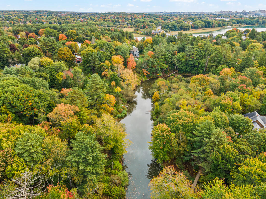 85 River's Edge Drive