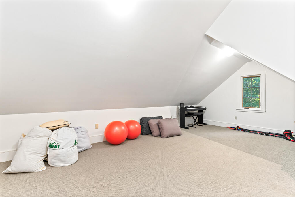 85 River's Edge Drive