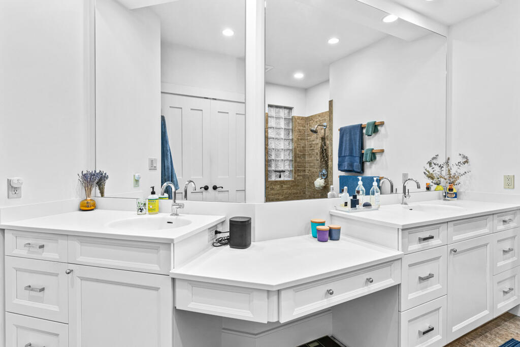 85 River's Edge Drive