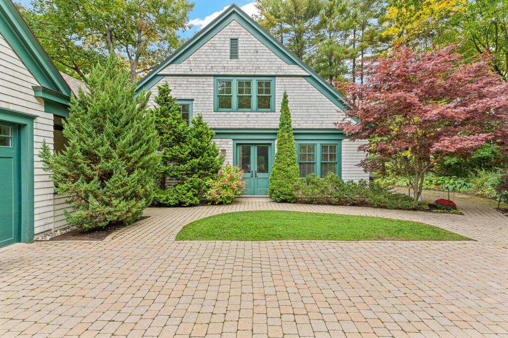 85 River's Edge Drive