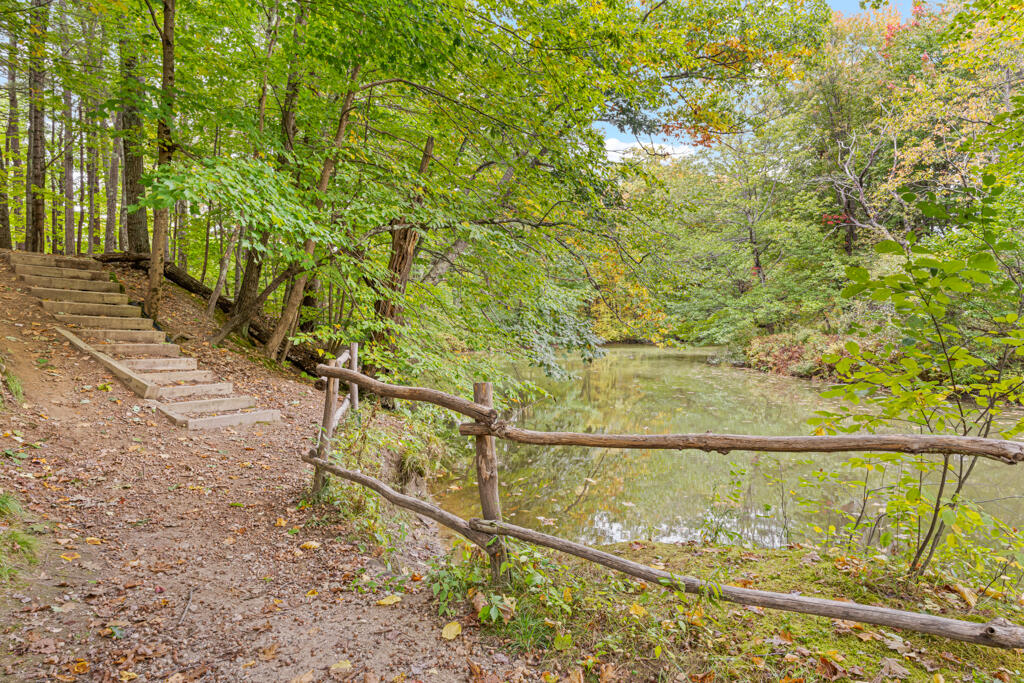 85 River's Edge Drive