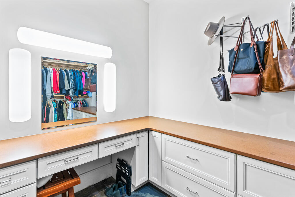 85 River's Edge Drive