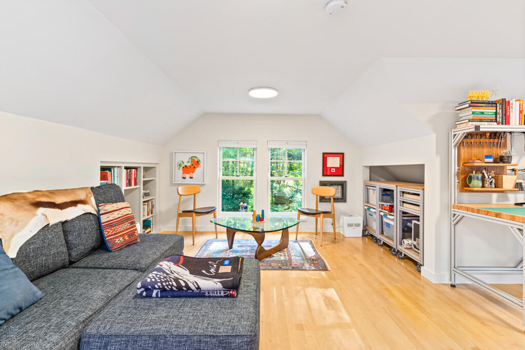 85 River's Edge Drive