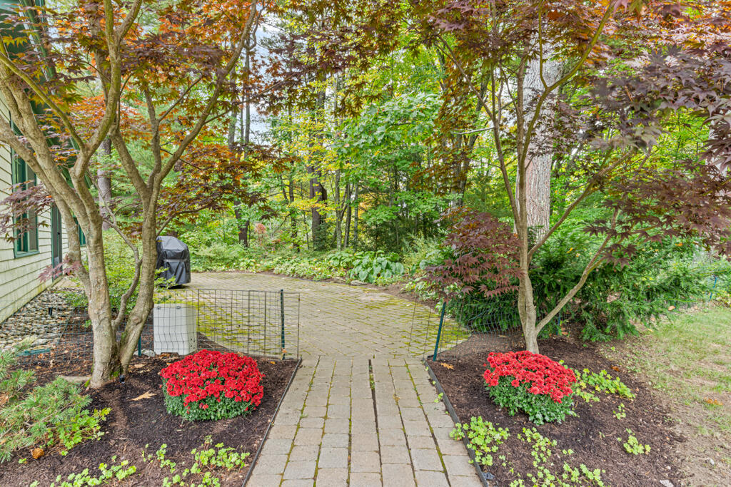 85 River's Edge Drive