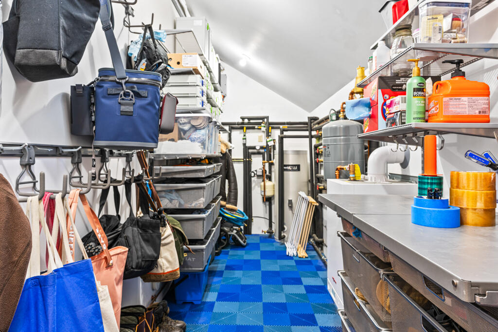 85 River's Edge Drive