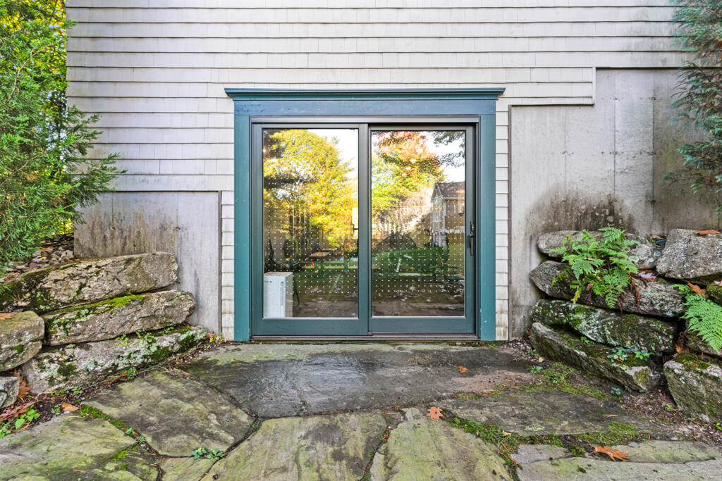 85 River's Edge Drive