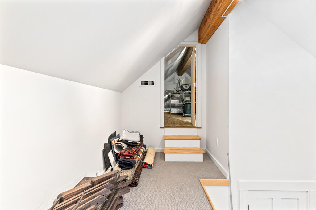 85 River's Edge Drive